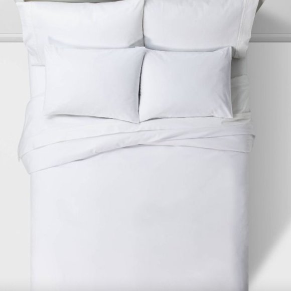Twin/Twin XL White Duvet Covers & Pillow Shams - Picture 1 of 1